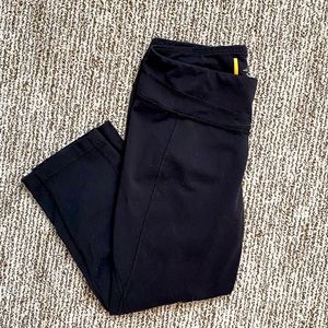 Lucy | Crop Yoga Leggings